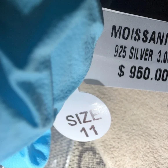 MOISSANITE
925 SILVER 3.0CTW
$ 950.00 ring size 11 - Picture 6 of 8